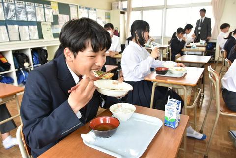 おいしいクロダイ（チヌ）を 給食で　倉敷市教委　 市立小中、支援学校で提供スタート