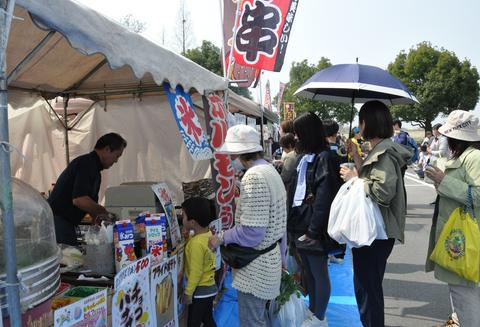 地産地消マルシェにぎわう　市民団体と連携で初開催　瀬戸内市・岡山村田製作所